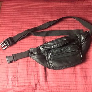 ON HOLD 6 pocket Hip/fanny pack!